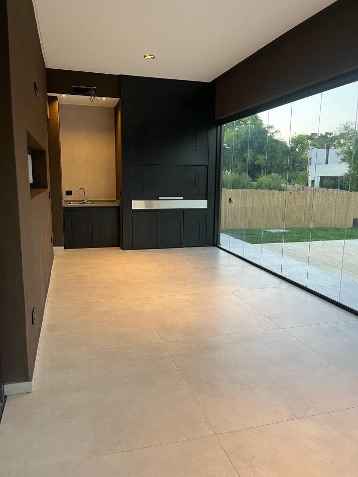 Casa a estrenar - Greenville Polo & Resort