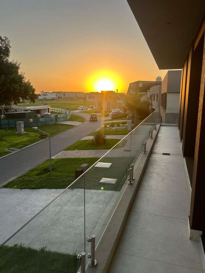 Casa a estrenar - Greenville Polo & Resort