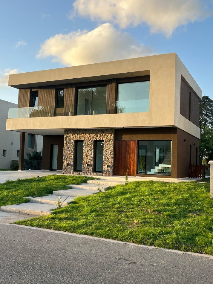 Casa a estrenar - Greenville Polo & Resort