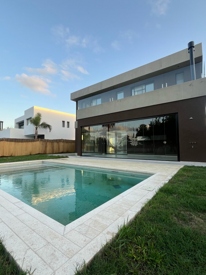 Casa a estrenar - Greenville Polo & Resort