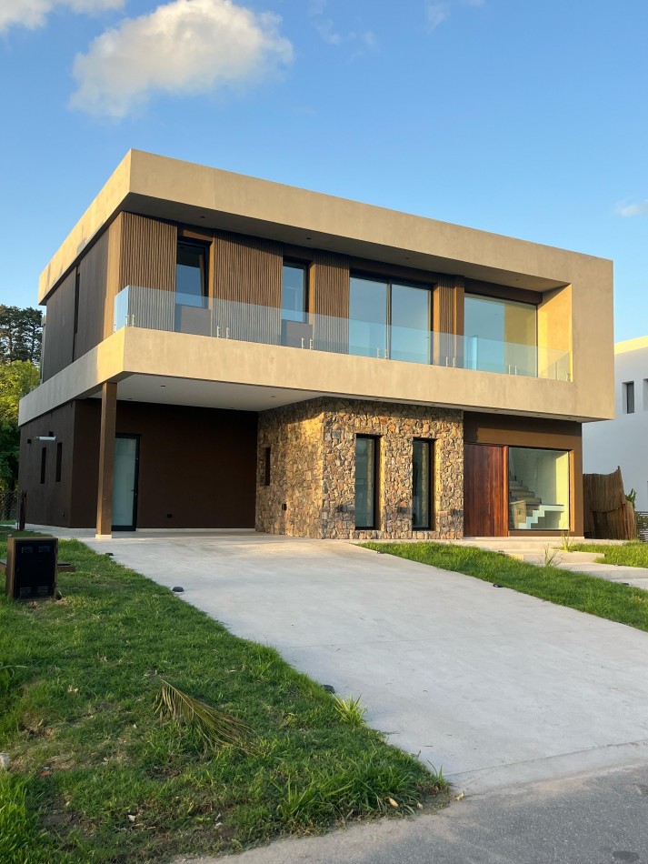 Casa a estrenar - Greenville Polo & Resort