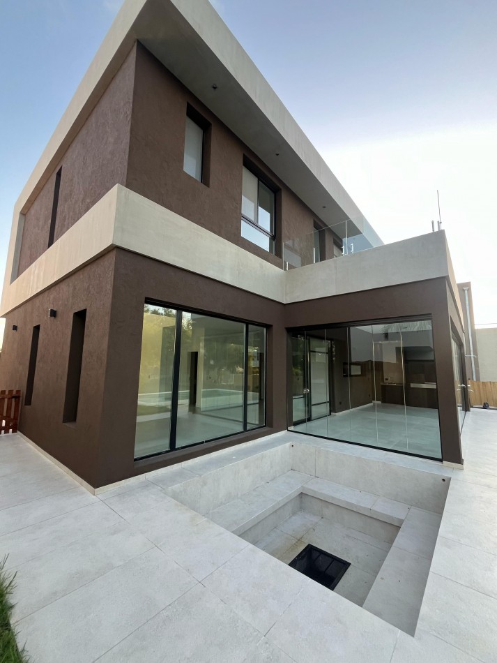 Casa a estrenar - Greenville Polo & Resort