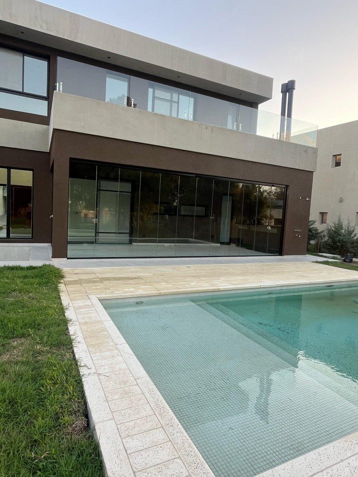 Casa a estrenar - Greenville Polo & Resort