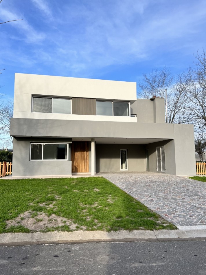 Casa a estrenar en Fincas de Hudson