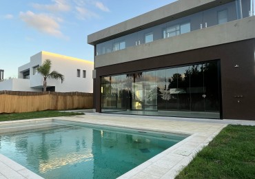 Casa a estrenar - Greenville Polo & Resort