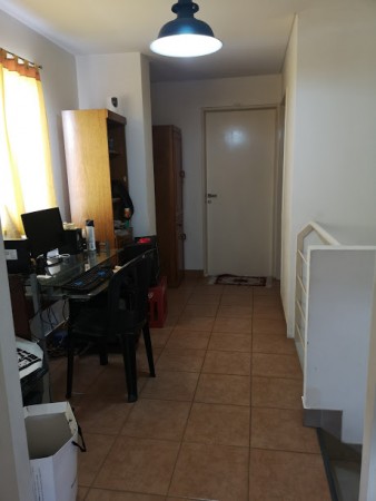 Duplex al frente con patio y cochera, ubicado en Fonrouge 978, Lomas de Zamora