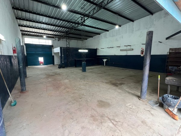 Deposito amplio, ubicado en Lamadrid 2448 Lomas de Zamora