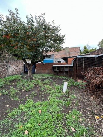Deposito amplio, ubicado en Lamadrid 2448 Lomas de Zamora