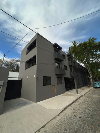Dpto monoambiente APTO CREDITO con balcon de poca antiguedad en 2do piso, ubicado 25 de Mayo 191, Temperley