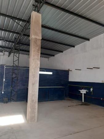 Deposito amplio, ubicado en Lamadrid 2448 Lomas de Zamora