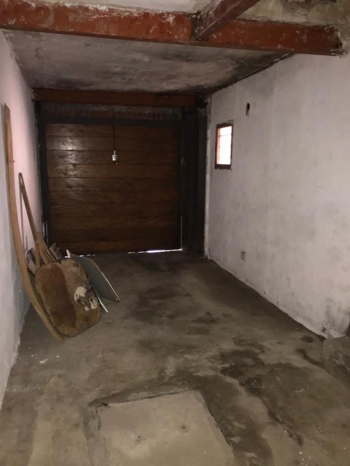 Excelente Casa con importante parque VENTA, ubicado en Cerrito al 1200, Lomas de Zamora