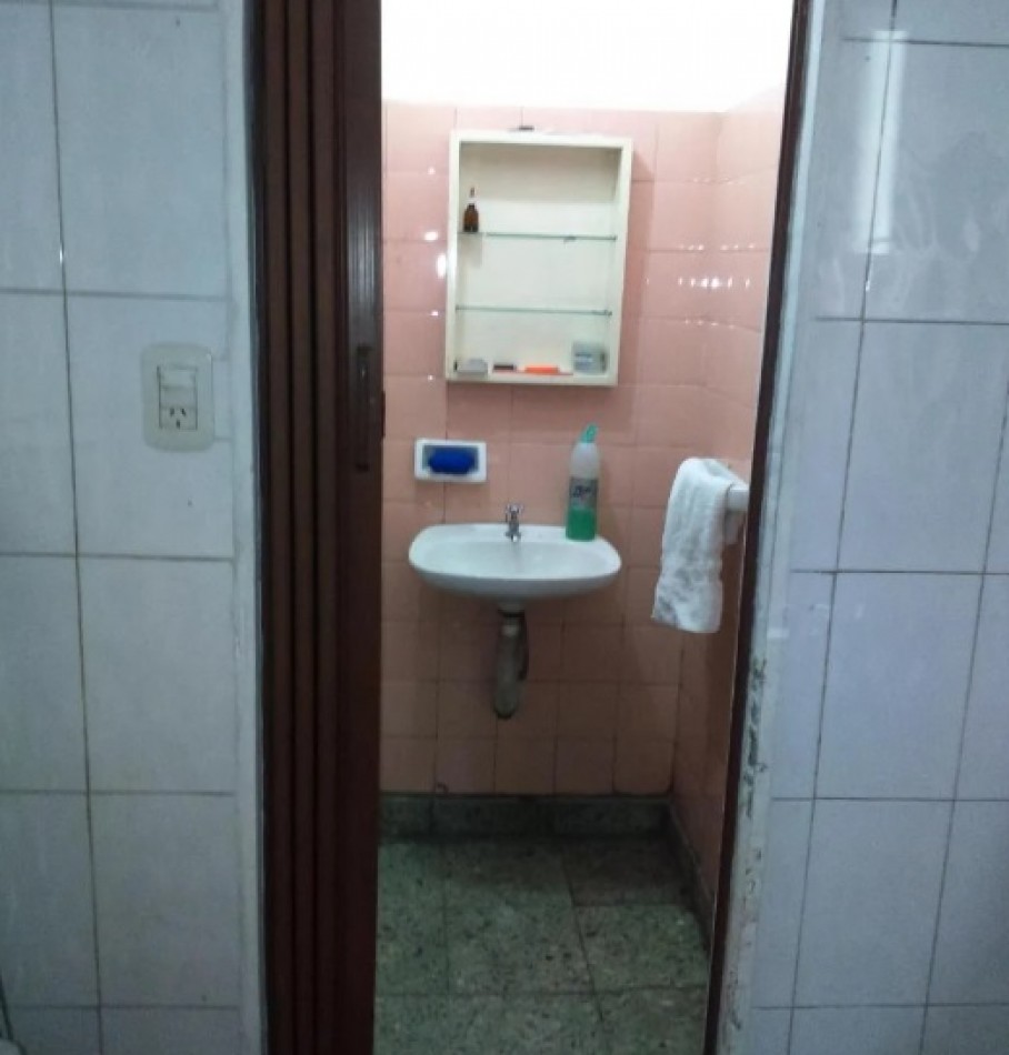 OPORTUNIDAD: Local comercial ubicado en la Av. Gral. Jose de San Martin 2665, Lanus Oeste