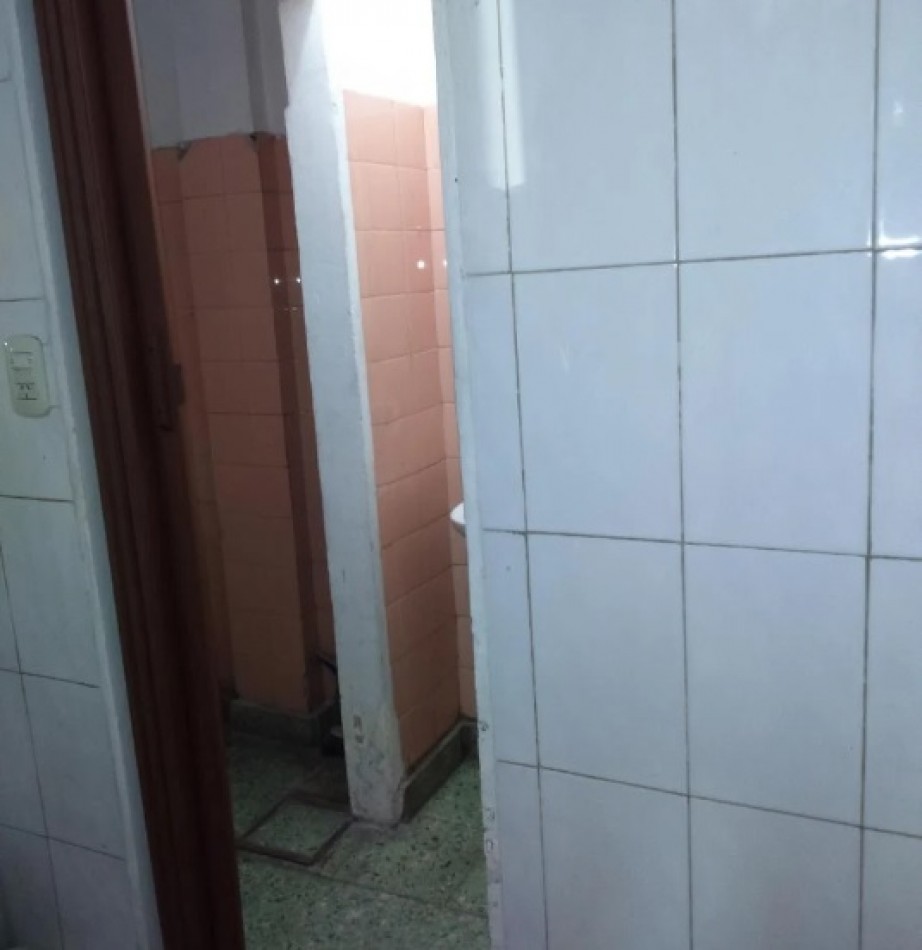 OPORTUNIDAD: Local comercial ubicado en la Av. Gral. Jose de San Martin 2665, Lanus Oeste