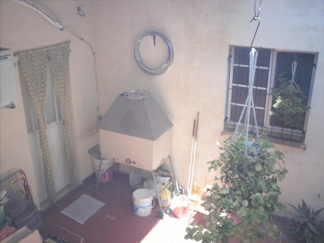 Casa 3 amb grandes c/cochera, jardin y patio ubicada en Warnes 1488, Lanus Oeste 