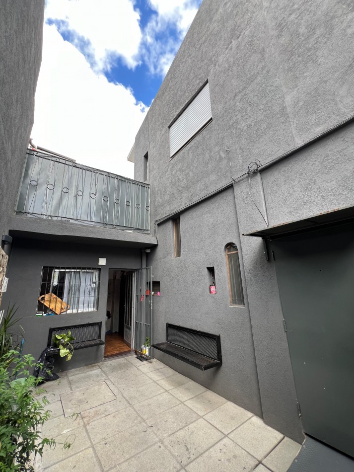 Importante casa 6 amb, ubicada en Piedra Buena 28, Remedios de Escalada, Lanus