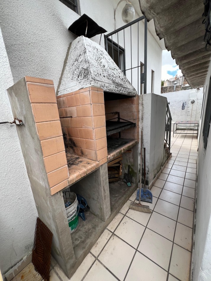 Importante casa 6 amb, ubicada en Piedra Buena 28, Remedios de Escalada, Lanus