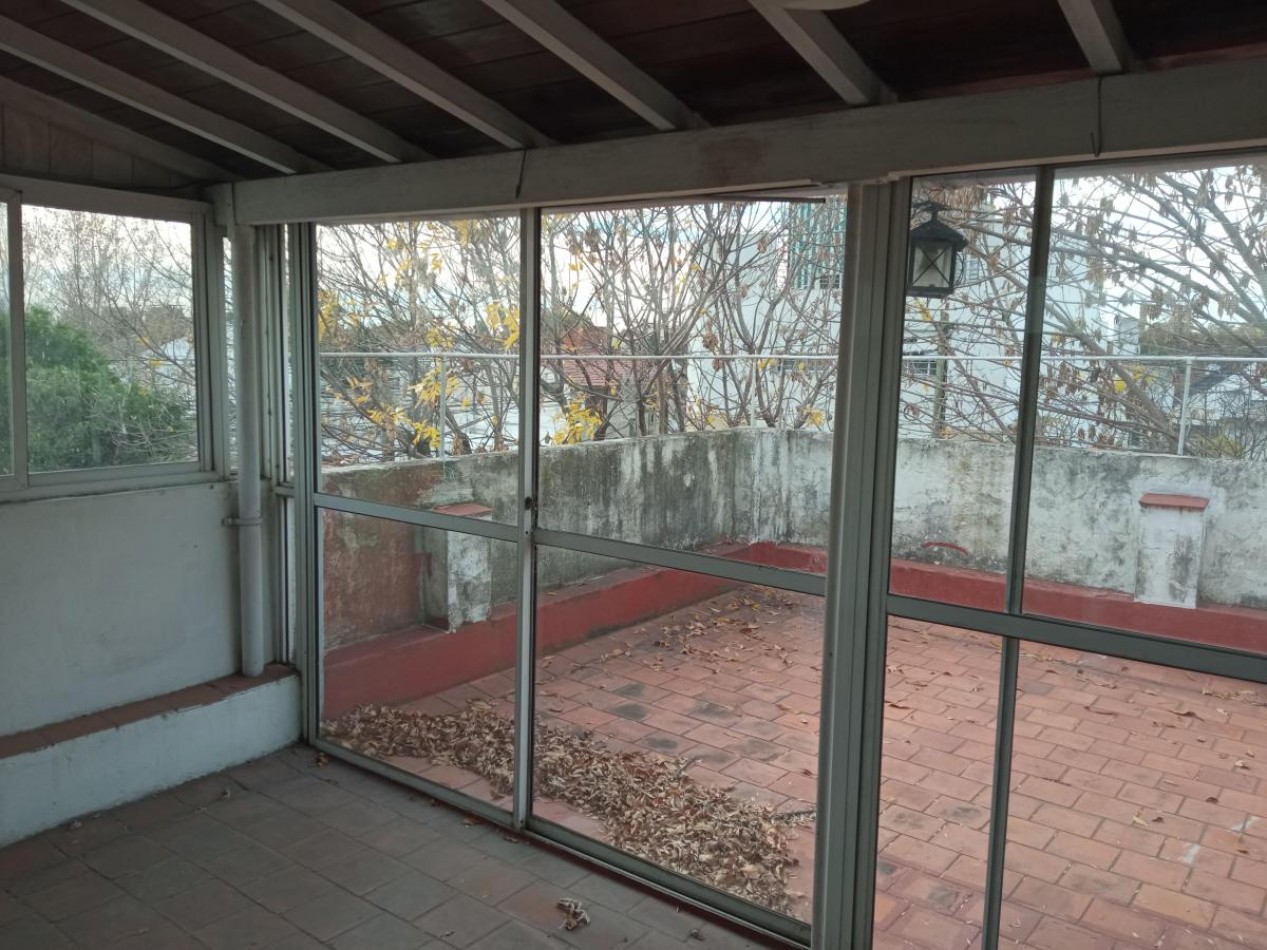 Dpto al frente t/casa 5 amb con garage ubicado en 2 De Mayo 4300, Remedios de Escalada