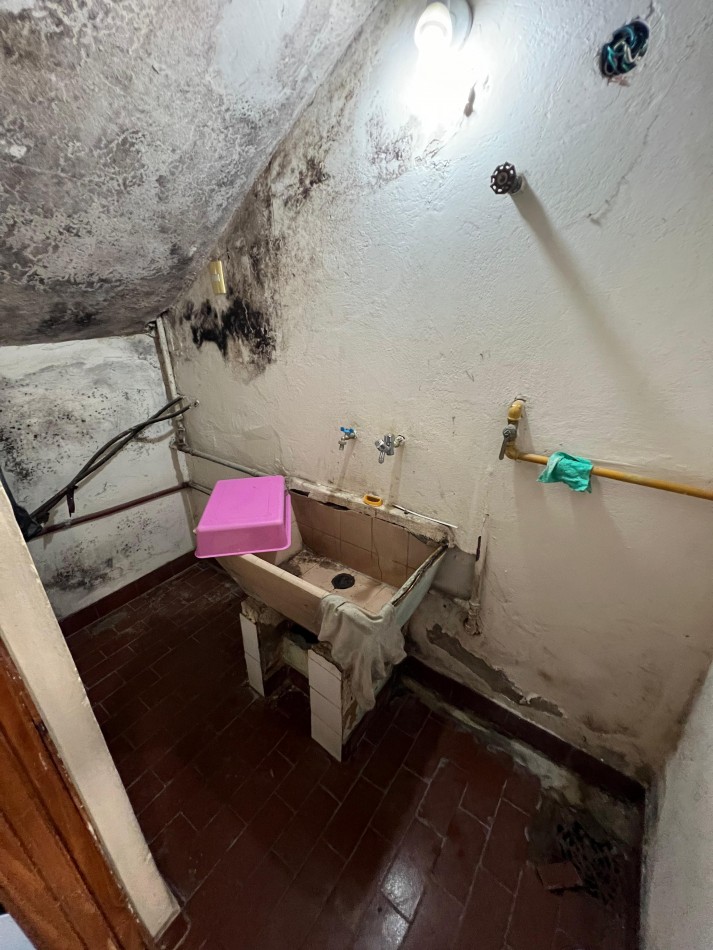 Casa 4 amb con cochera y patio, ubicada en Cangallo 1421 Temperley