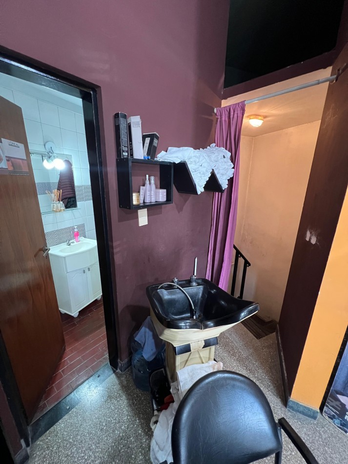 Local comercial, excelente ubicacion en Colombres 660, Lomas de Zamora