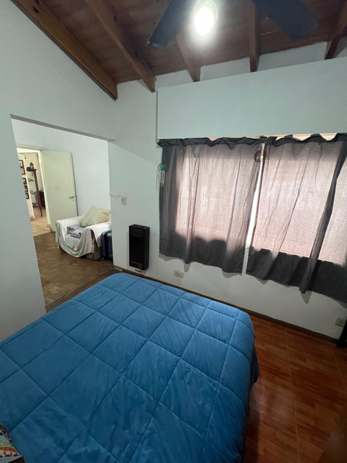 Casa 4 amb con cochera, patio y terraza. Ubicada en Riobamba 900 Temperley