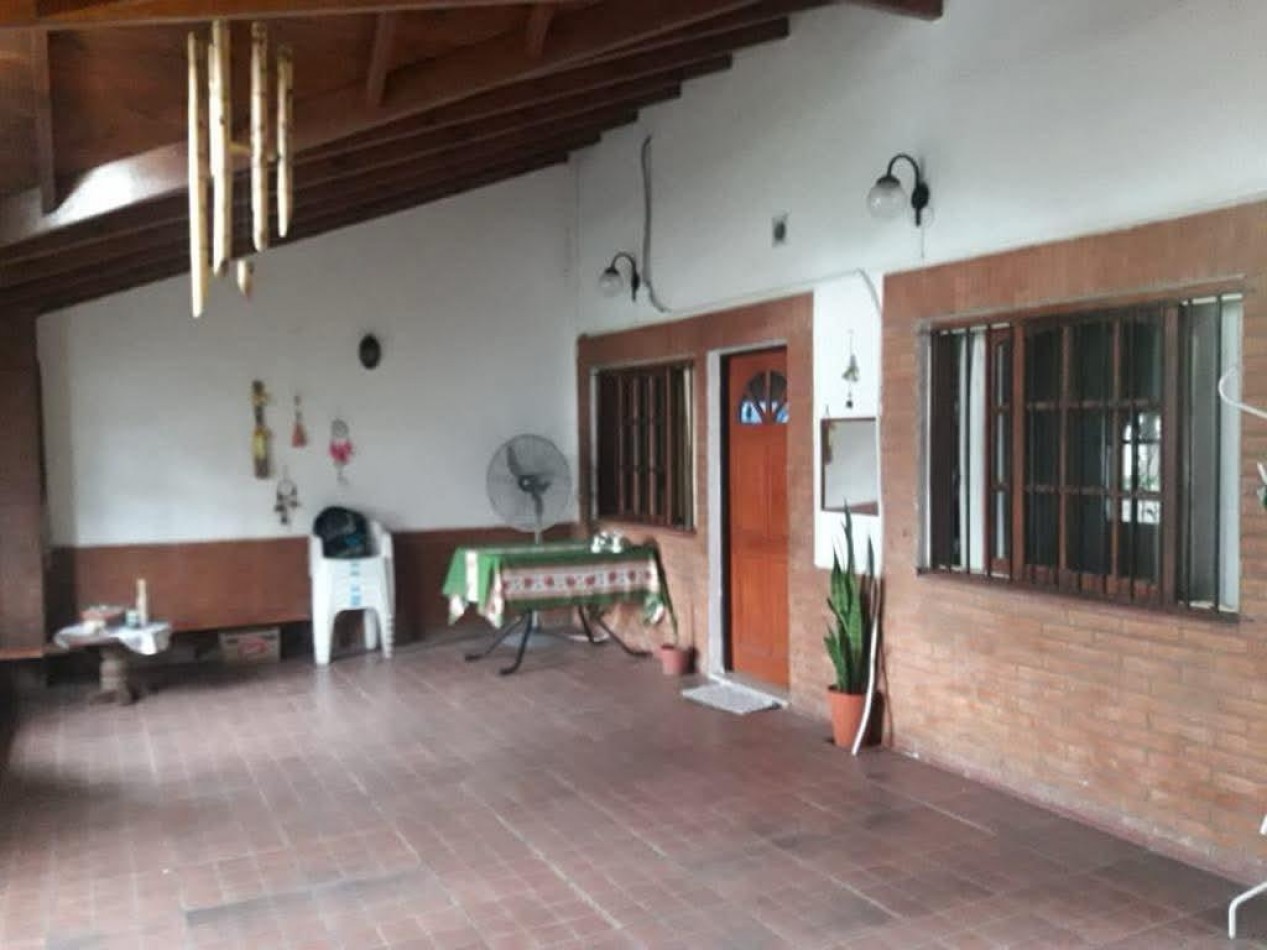 Gran chalet de 4 Ambientes con Patio mas Dpto con entrada indep. Ubicado en J. Pereyra Lucena 2049, Lomas de Zamora