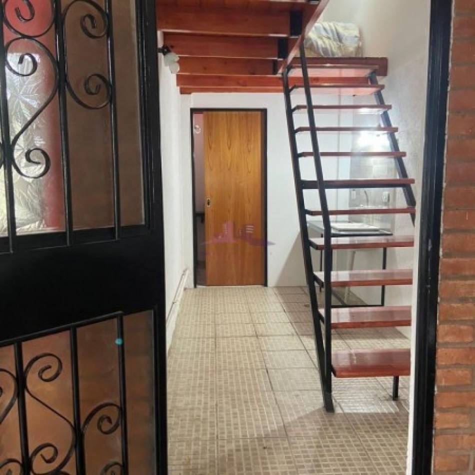 Gran chalet de 4 Ambientes con Patio mas Dpto con entrada indep. Ubicado en J. Pereyra Lucena 2049, Lomas de Zamora