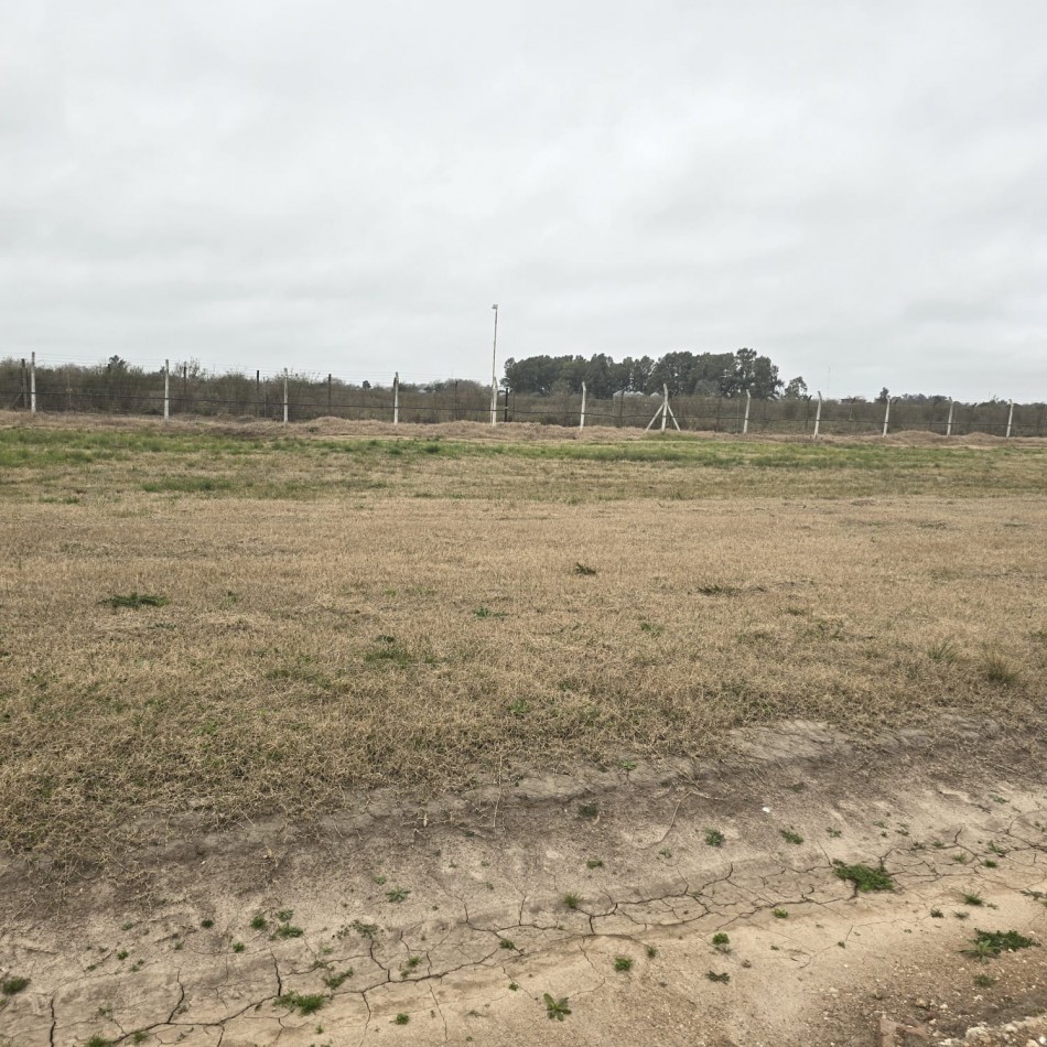 Gran lote en excelente country: el paraiso. Ubicado en Av. Soberania Nacional, Guernica