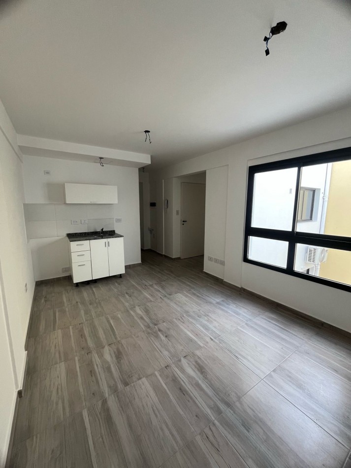 Monoamb a estrenar, 1er/2do piso interno. Ubicado en Gorriti 717, Lomas de Zamora