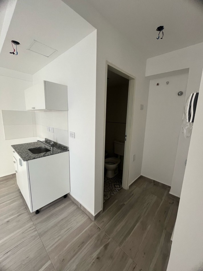 Monoamb a estrenar, 1er/2do piso interno. Ubicado en Gorriti 717, Lomas de Zamora