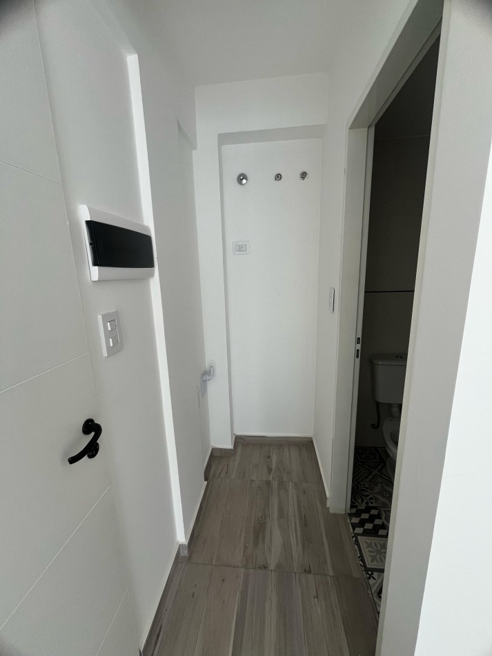 Dpto amb y medio pb a estrenar, fondo con patio y cochera. Ubicado en Gorriti 717, Lomas de Zamora