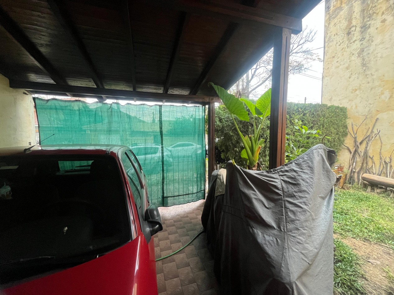 Casa 3 amb grandes APTO CRED c/cochera, jardin y patio ubicada en Warnes 1488, Lanus Oeste 