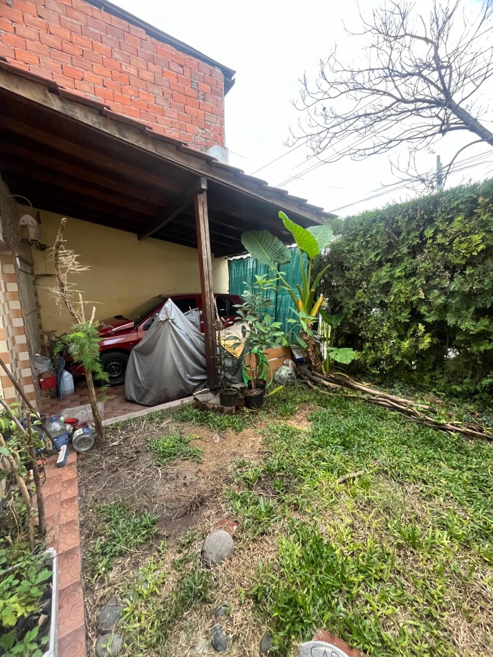 Casa 3 amb grandes APTO CRED c/cochera, jardin y patio ubicada en Warnes 1488, Lanus Oeste 