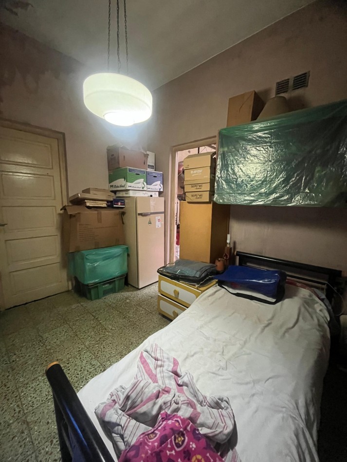 Casa 3 amb grandes APTO CRED c/cochera, jardin y patio ubicada en Warnes 1488, Lanus Oeste 