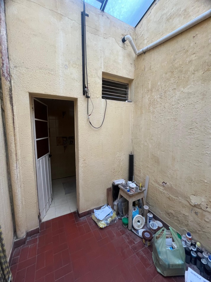 Casa 3 amb grandes APTO CRED c/cochera, jardin y patio ubicada en Warnes 1488, Lanus Oeste 
