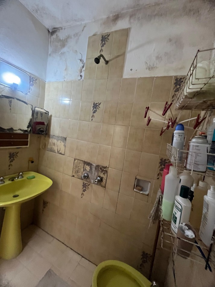 Casa 3 amb grandes APTO CRED c/cochera, jardin y patio ubicada en Warnes 1488, Lanus Oeste 