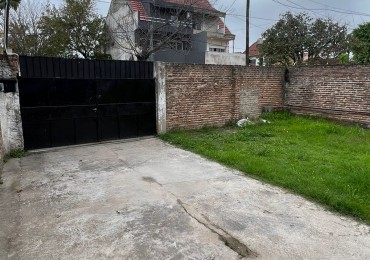 Deposito amplio, ubicado en Lamadrid 2448 Lomas de Zamora