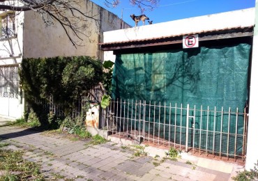 Casa 3 amb grandes c/cochera, jardin y patio ubicada en Warnes 1488, Lanus Oeste 