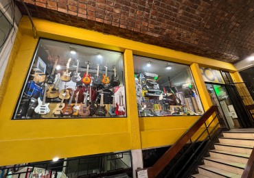 Local comercial ubicado en Laprida 165, galeria Laprida, centro de Lomas de Zamora