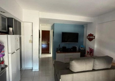 Dpto 2 amb con balcon al frente. Semi piso de poca antiguedad. Excelente ubicacion: Maspero 166, Remedios de Escalada