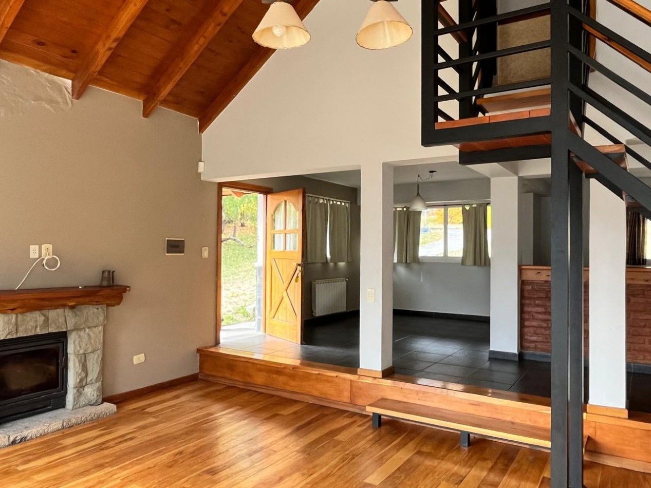 Casa quinta con quincho en ladera del Cerro Piltriquitron