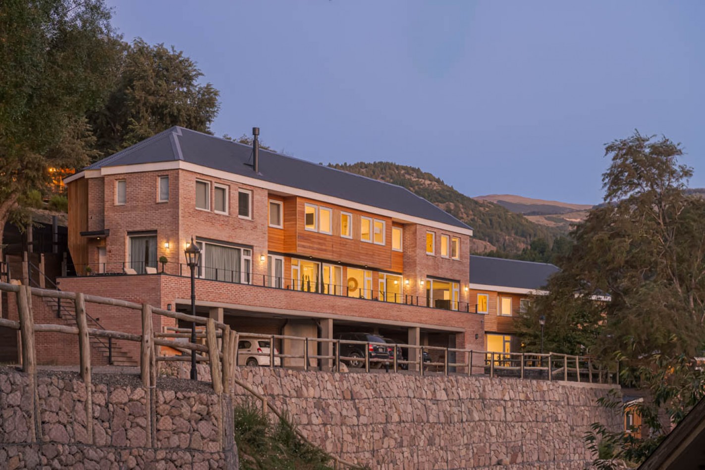 Exclusivo departamento amoblado con vista a la montaña