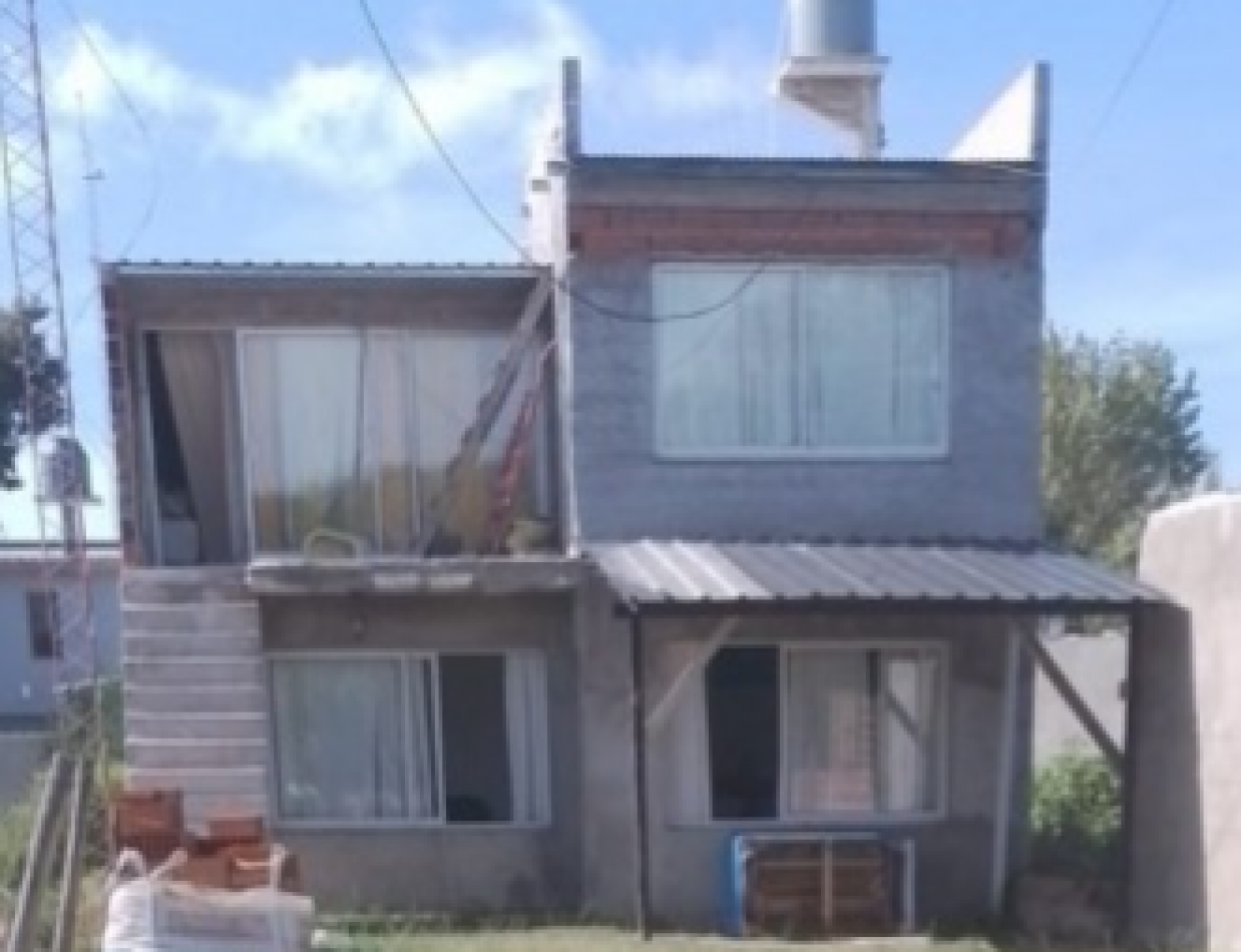 VENTA EN BLOCK 2 DEPTOS TIPO CASA DE 3 AMBIENTES 