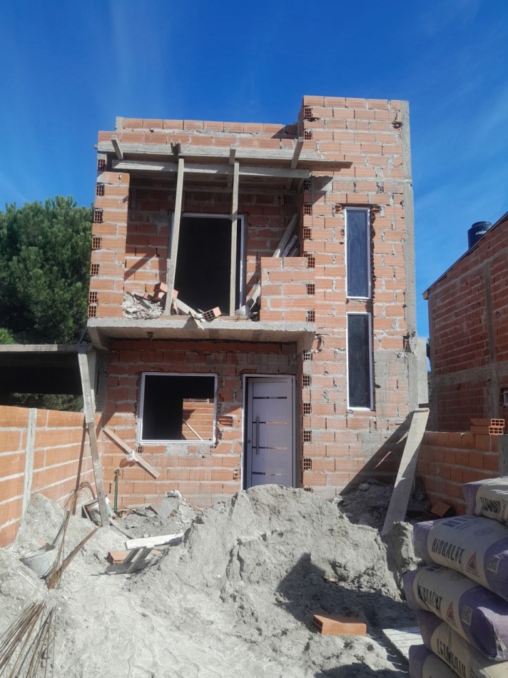 VENTA DE 3 DUPLEX EN DESARROLLO EN CALLE 6 E/ 77 Y 78 Mar del Tuyu.