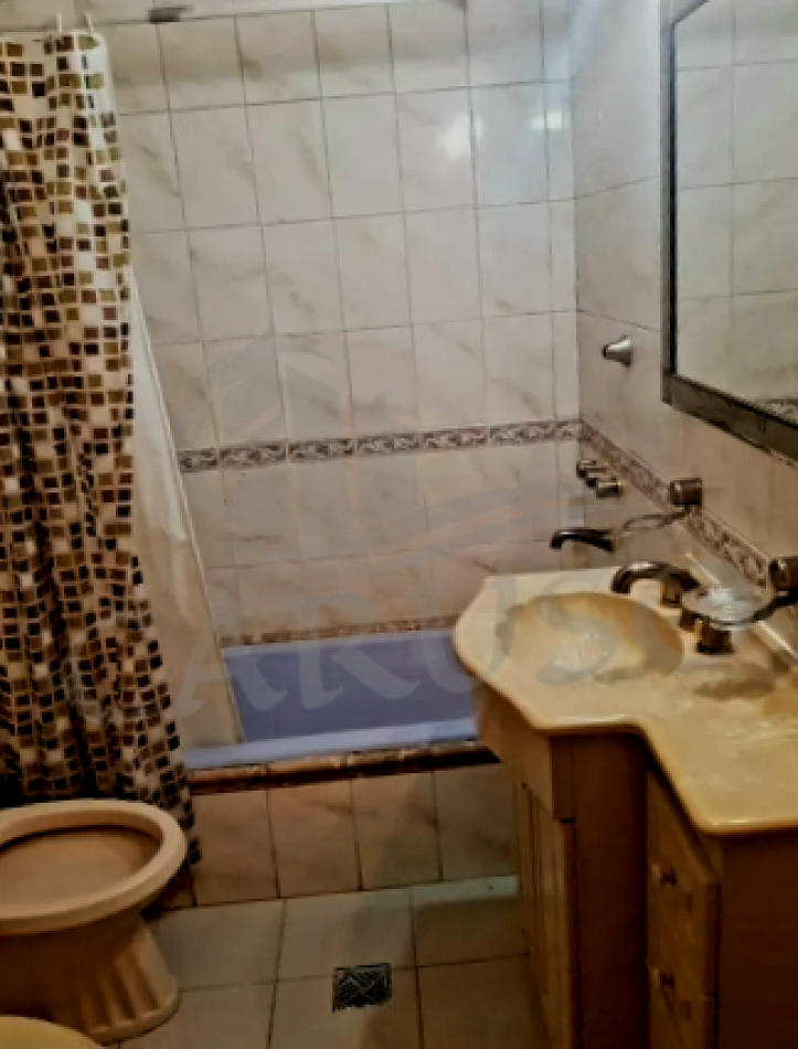 Casa + 2 departamentos - QUILMES.- NUEVO VALOR $$$