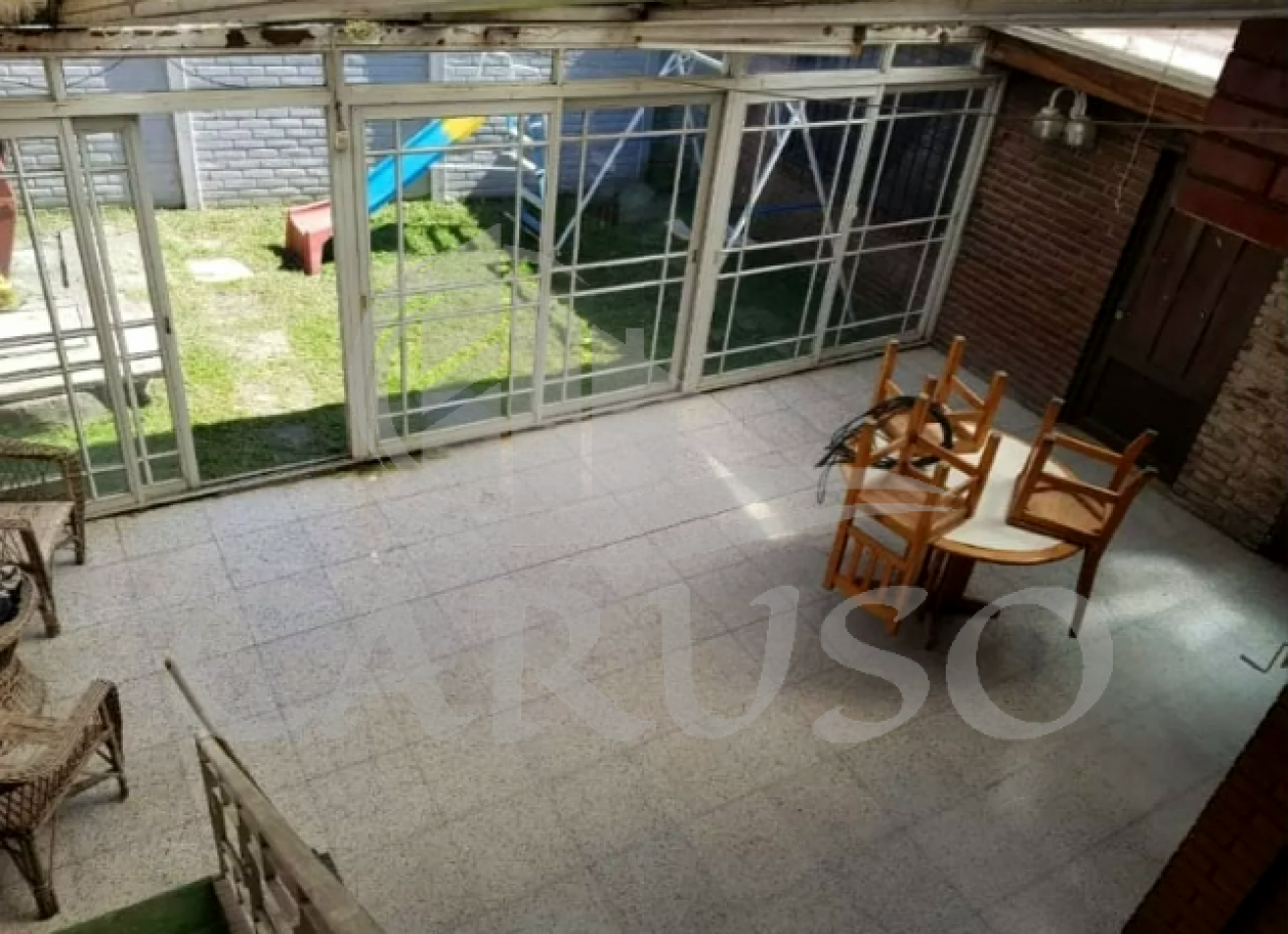 Casa + 2 departamentos - QUILMES.- NUEVO VALOR $$$