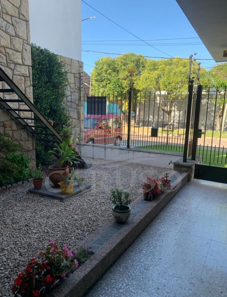 Casa + Depto, Quilmes Oeste - PERMUTA
