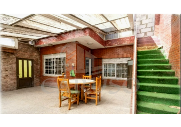 Casa + 2 departamentos - QUILMES.- NUEVO VALOR $$$