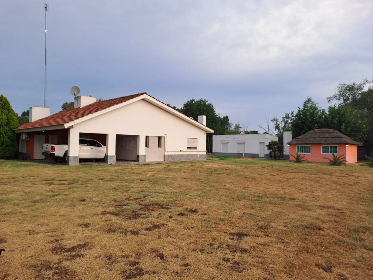 Granja Avicola con Casa - Pedernales
