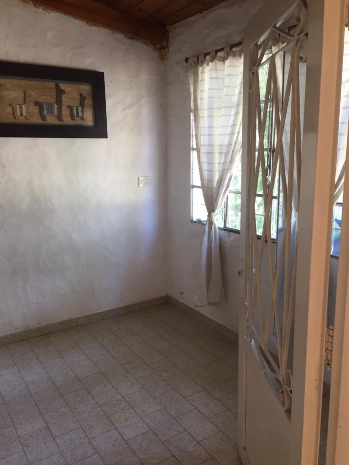 Casa con quincho y pileta - La Plata