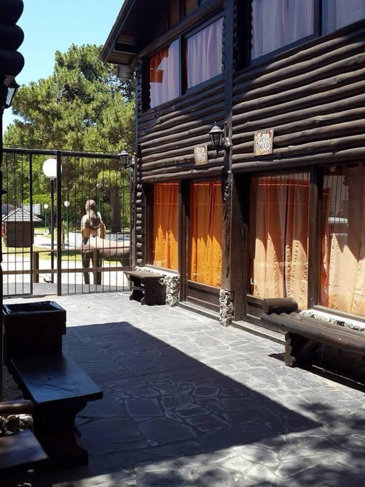 OPORTUNIDAD DE INVERSION! VENTA  DE BAR-RESTAURANTE Y POSADA EN VILLA GESELL